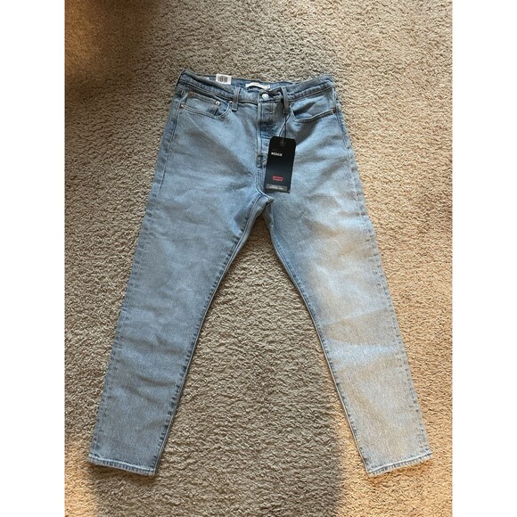 Levi’s Premium Wedgie High Rise Tapered Leg Womens Size 31 Jeans Light Wash NWT - Picture 1 of 10